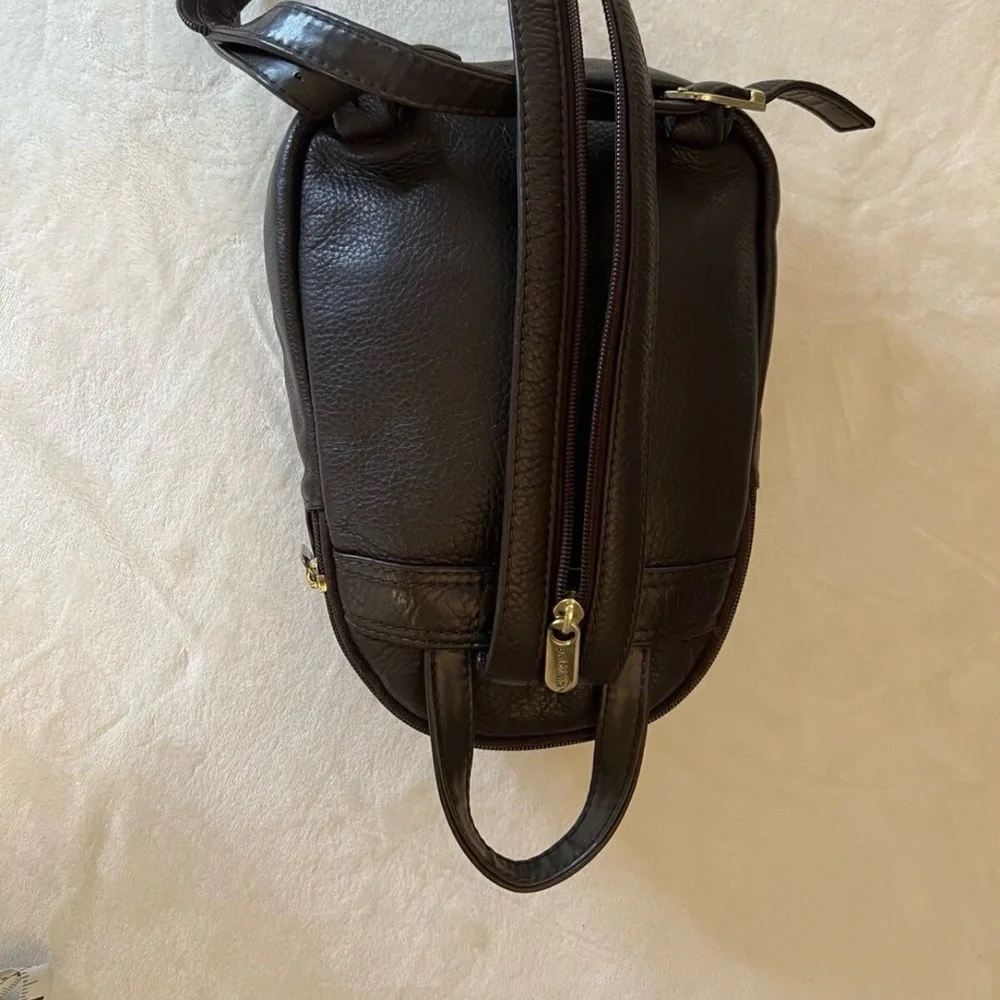 🩷Balmain Black Leather Backpack with Gold Accent💚